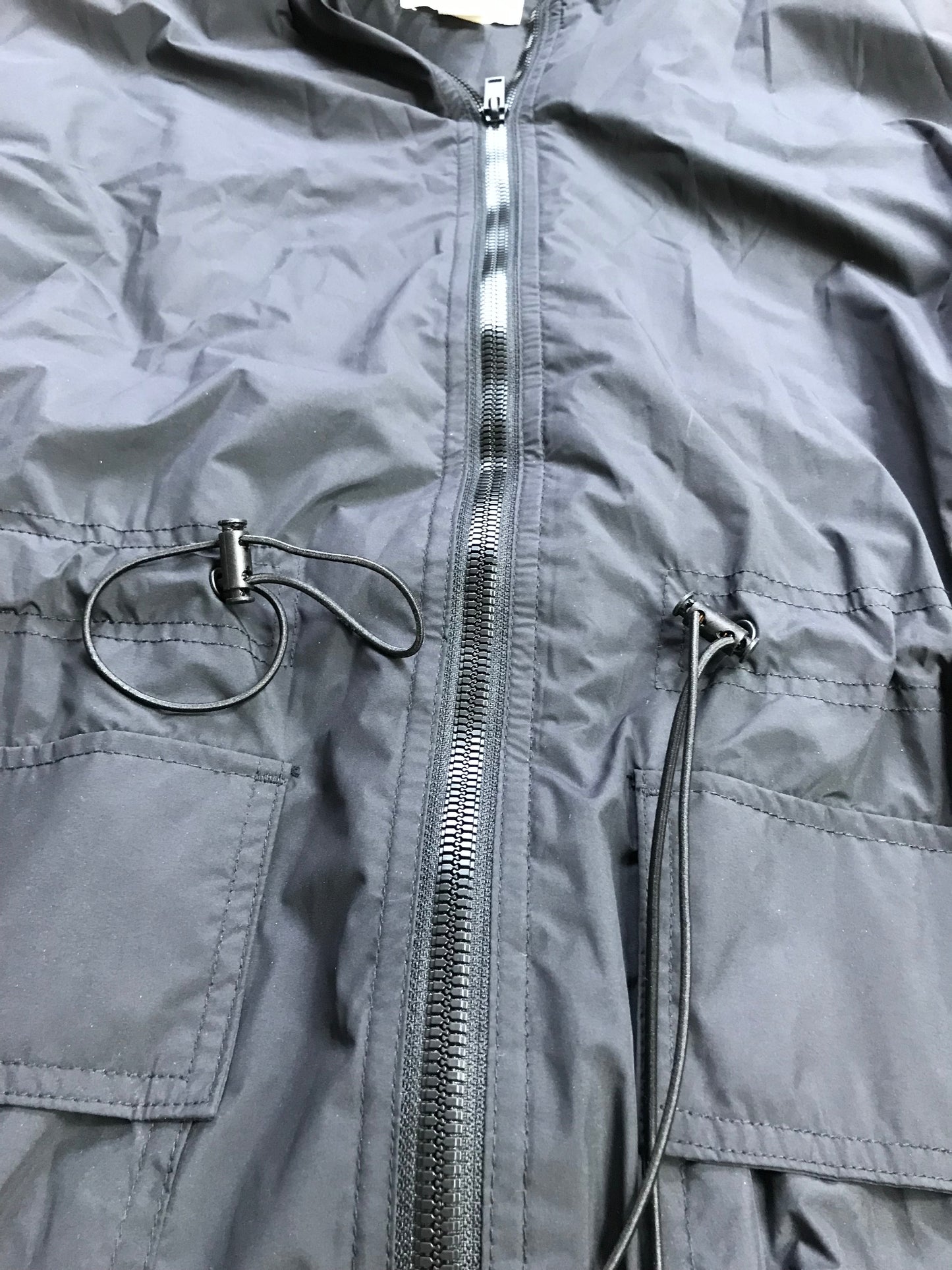 Sehr dünne Regenjacke
