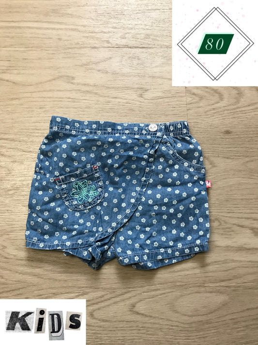 Kurze Hose sieht aus wie Rock