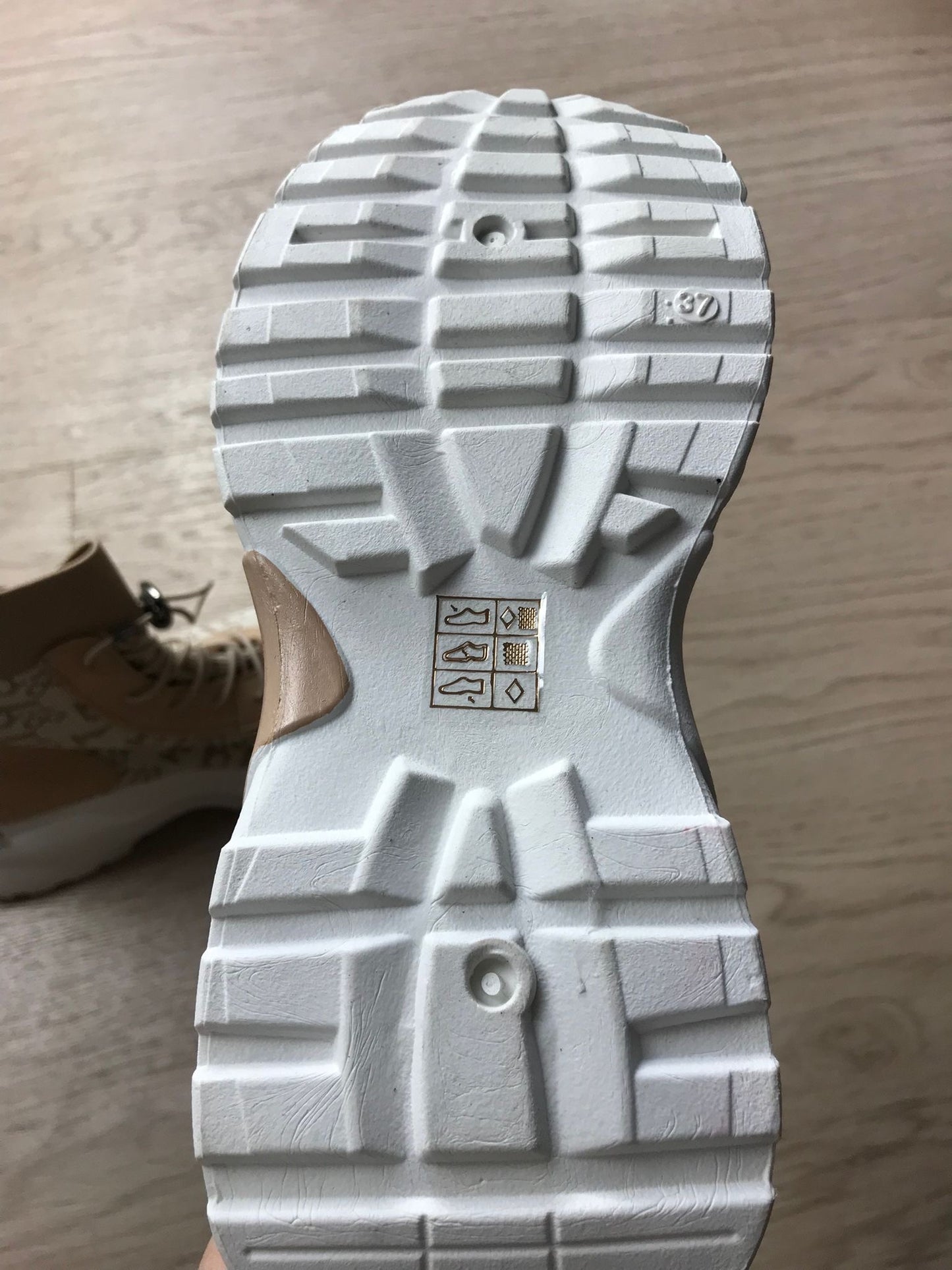 Sneaker