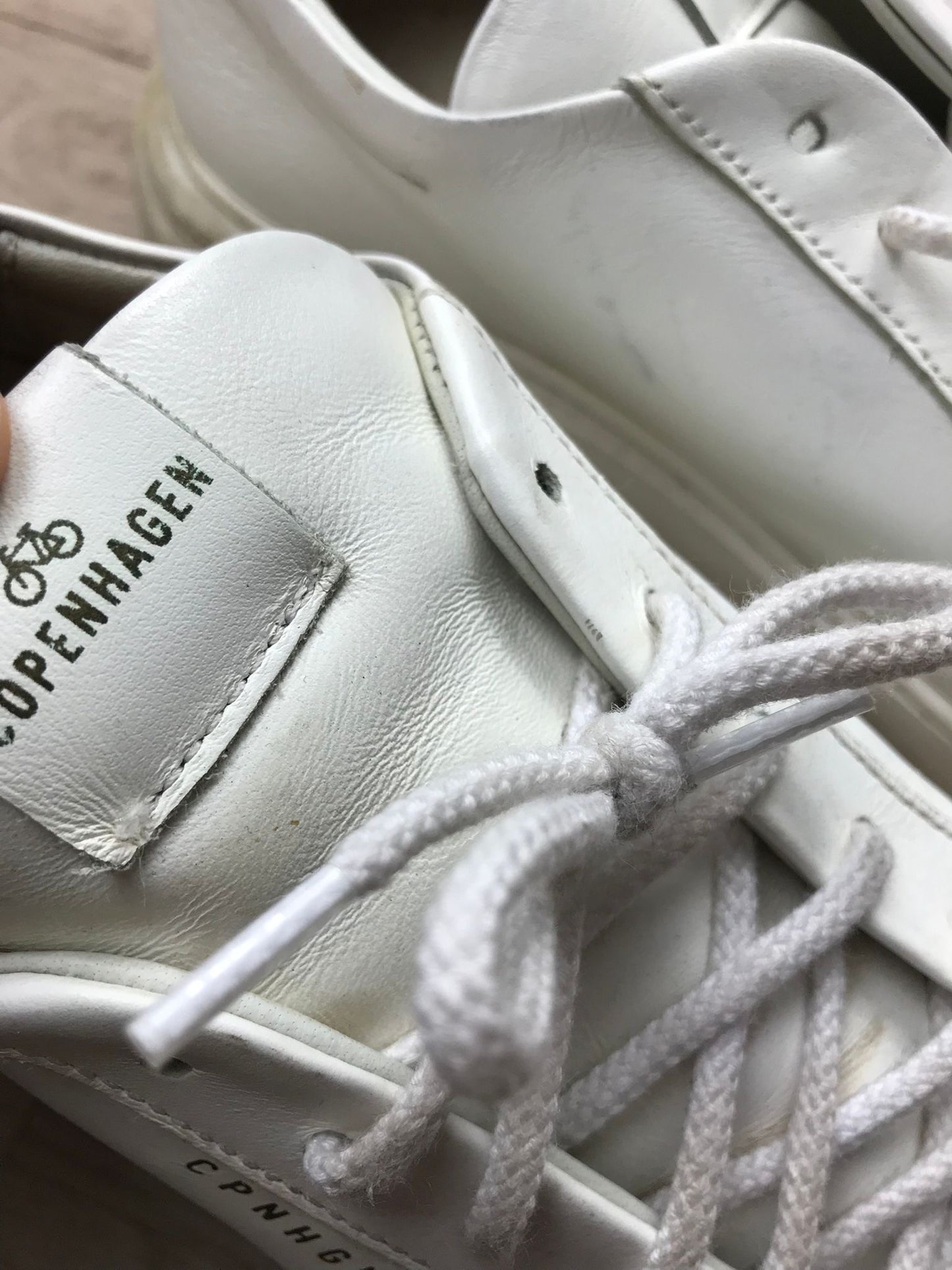 Sneaker