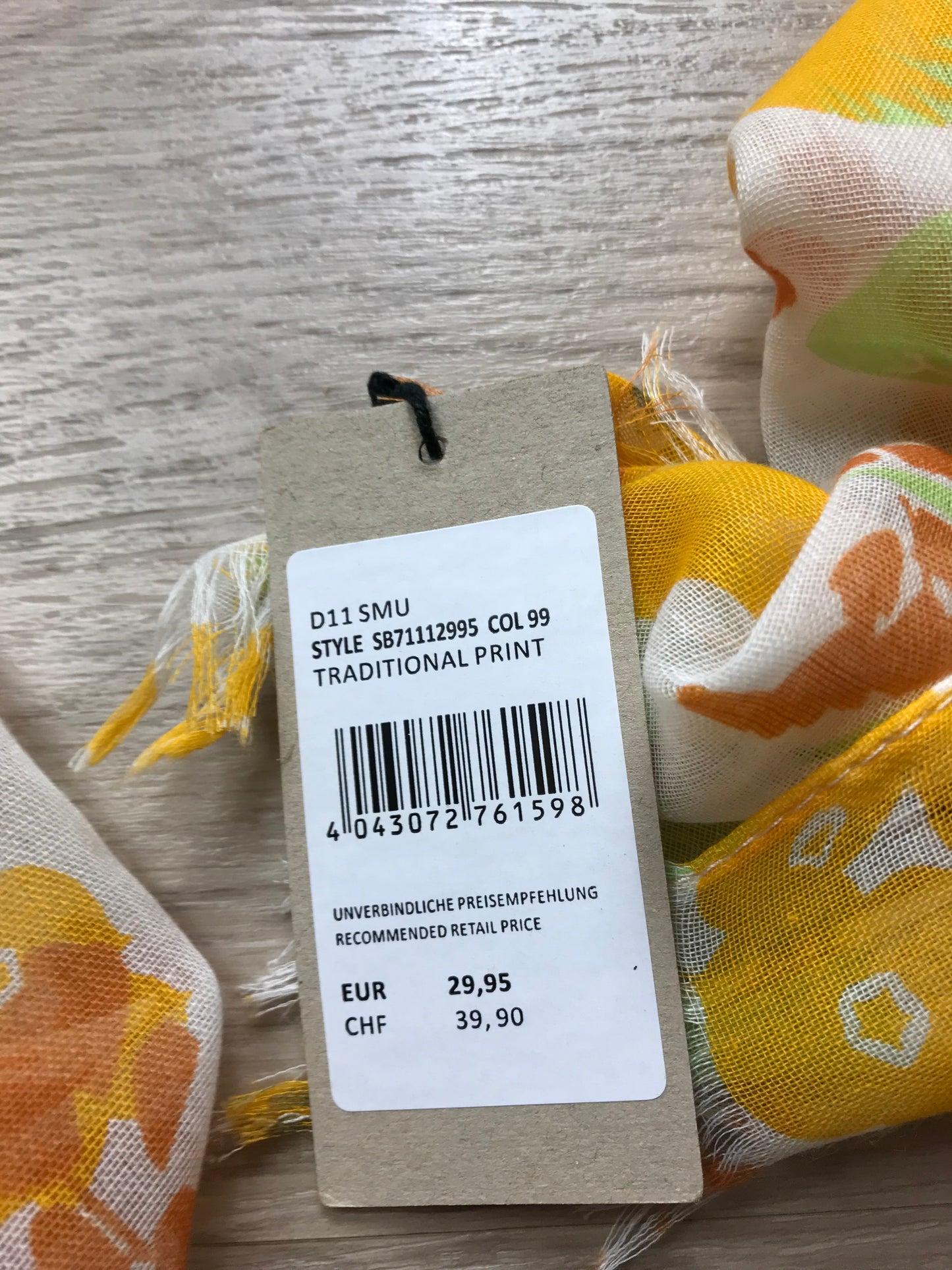NP 30€ Schal