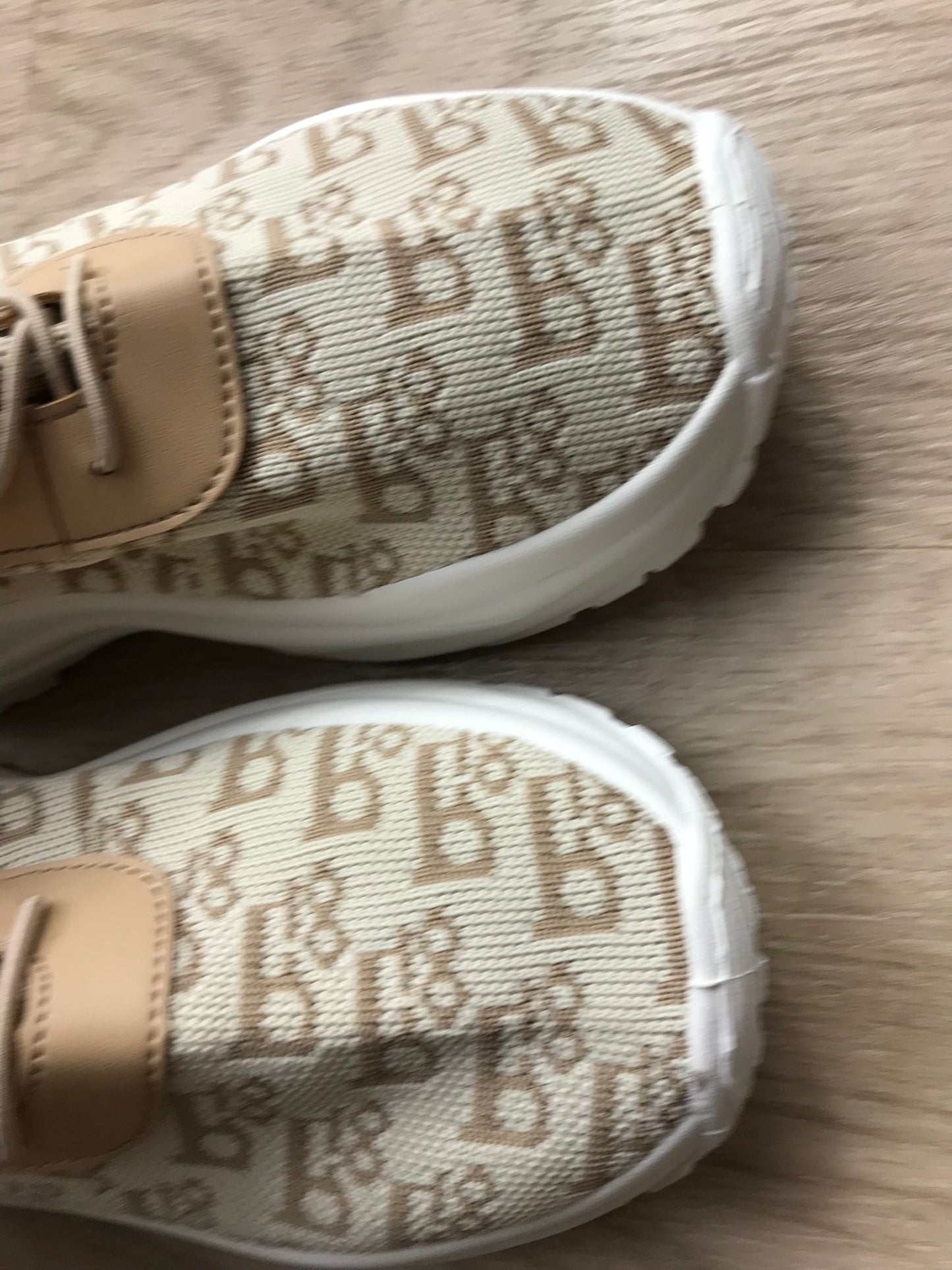 Sneaker