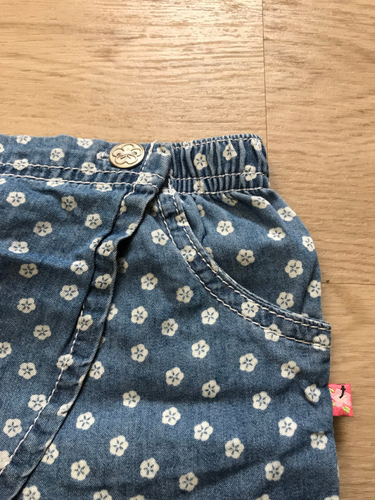 Kurze Hose sieht aus wie Rock