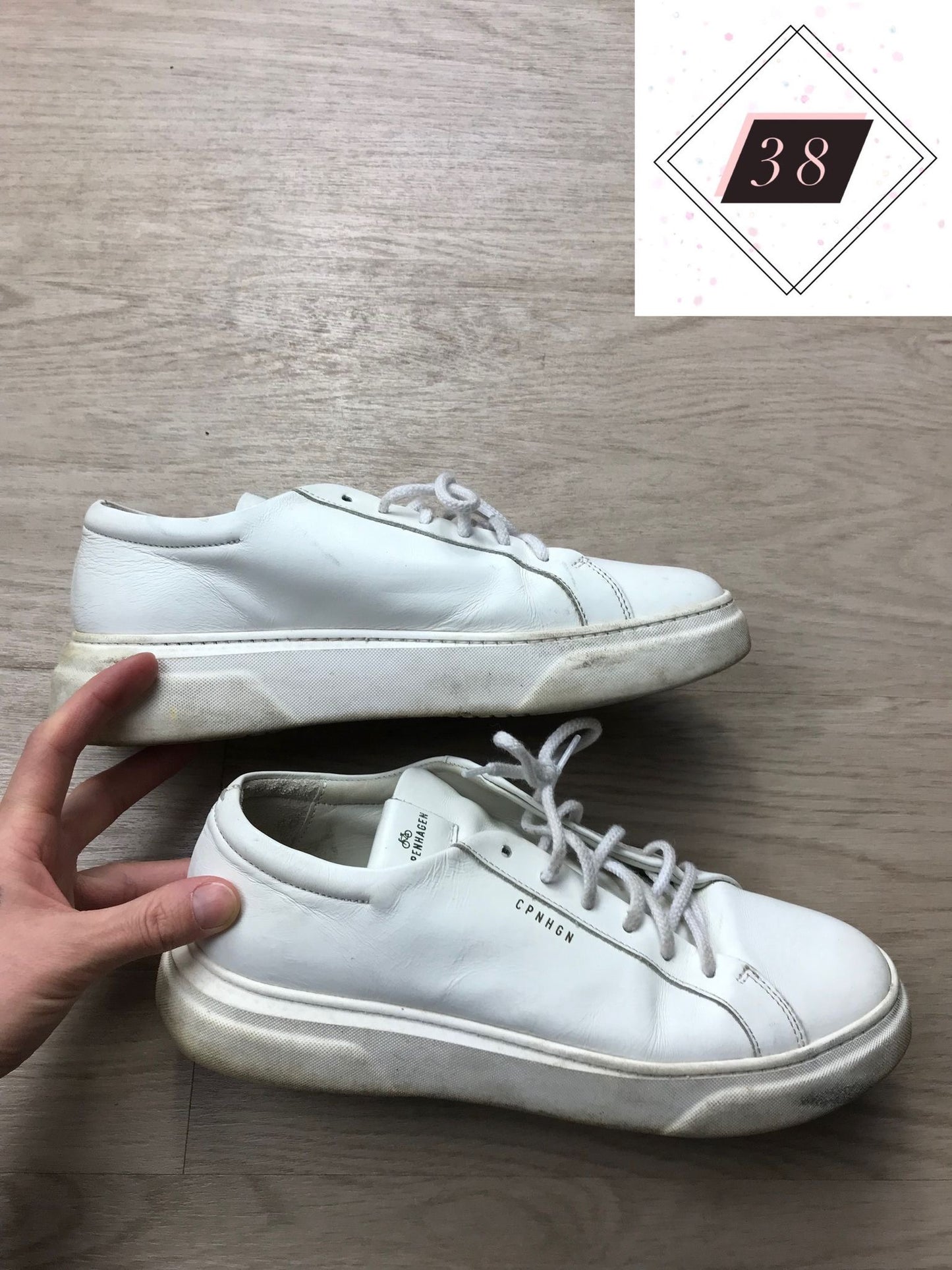 Sneaker